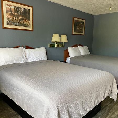Deerfield Inn Adamsville Esterno foto