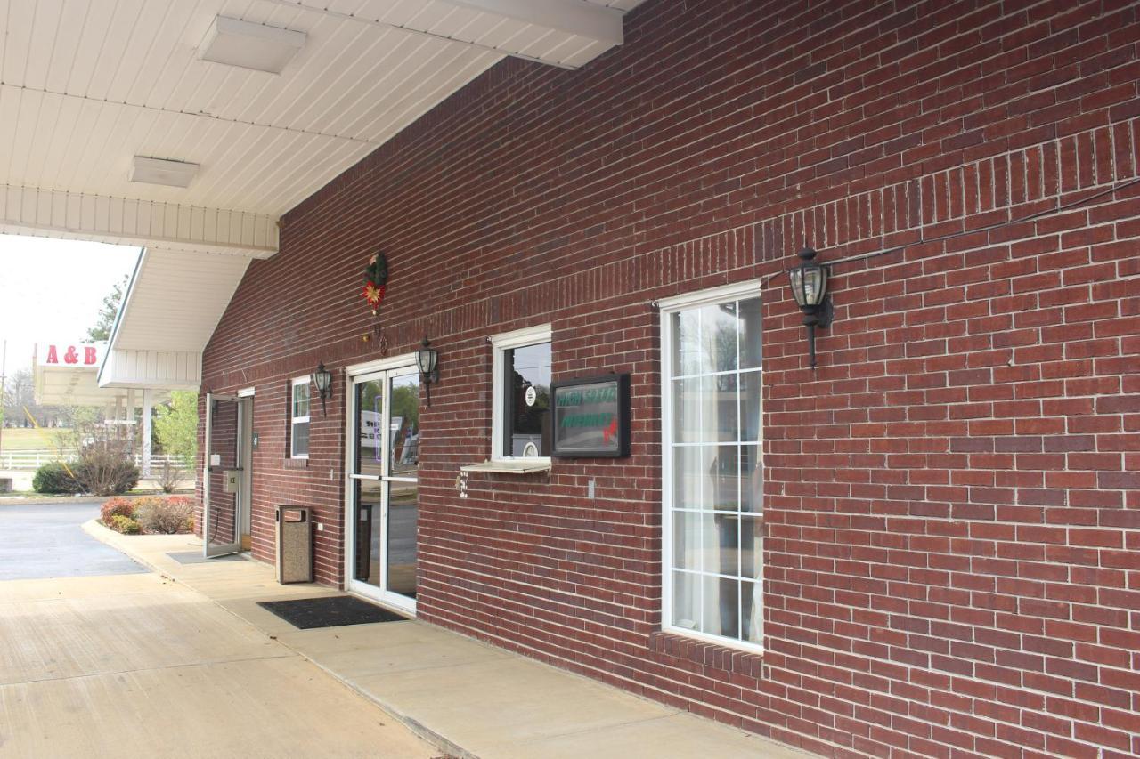 Deerfield Inn Adamsville Esterno foto
