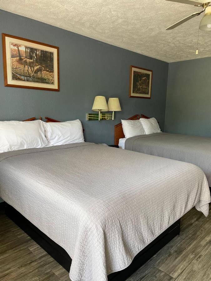 Deerfield Inn Adamsville Esterno foto